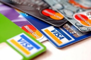 Avantajele și dezavantajele cardurilor de cumpărături