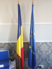 Arborarea steagului României în instituțiile din țară