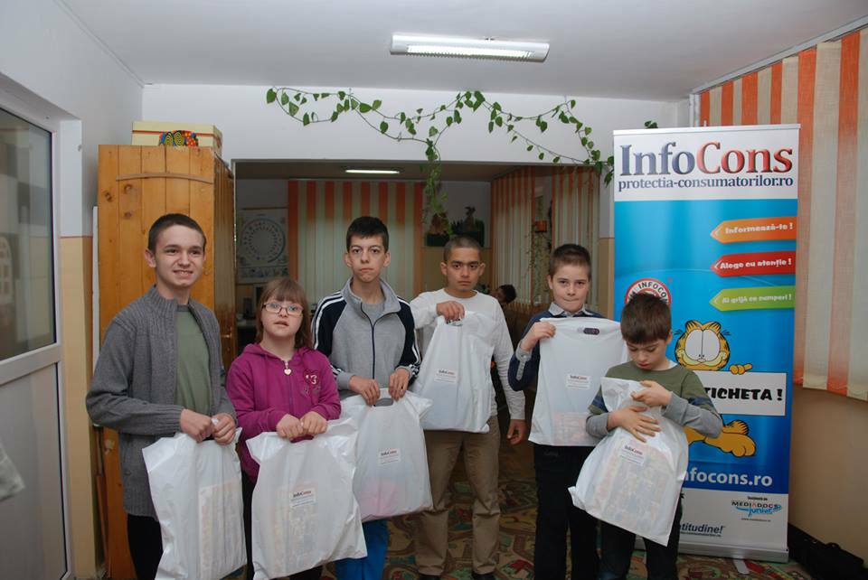 Reprezentantii InfoCons au participat la activitatiile cultural sportive organizate de Scoala Gimnaziala nr. 3 Stoenesti, judetul Giurgiu InfoCons - Protectia Consumatorilor - Protectia Consumatorului - Reprezentantii InfoCons au participat la activitatiile cultural sportive organizate de Scoala Gimnaziala nr. 3 Stoenesti, judetul Giurgiu