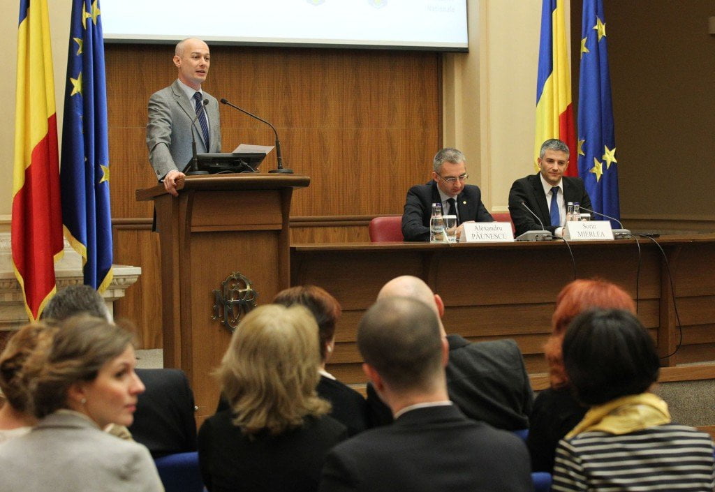 Bogdan Olteanu, Alexandru Paunescu si Sorin Mierlea participand la Campania Nationala de Educare si Informare a Consumatorilor in Domeniul Financiar – Bancar