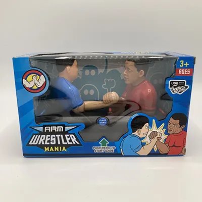 Jucărie electrică compusă din două figurine din plastic care fac arm-wrestling.