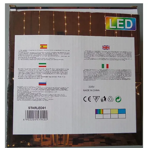 Lanțul de iluminat pentru utilizare în interior cu 140 de LED-uri neînlocuibile în formă de stele.