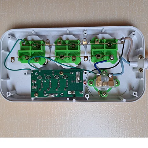 POWER STRIP (LUFEIS) - Extension lead