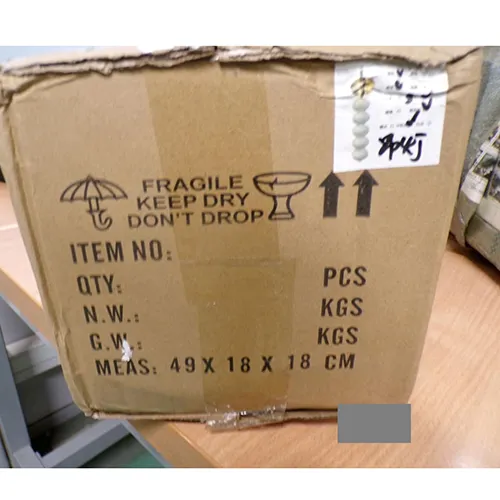 Candelabrul cu LED-uri. Produs vândut online, în special prin intermediul AliExpress.com.