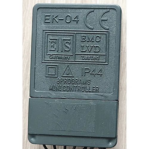 Lanț de iluminat conceput pentru interconectare, care conține 500 de surse de lumină cu LED-uri neînlocuibile și un dispozitiv pentru schimbarea modurilor de iluminare. Produs vândut online, în special prin ledziarovka.eu