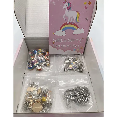 Bijuterii setate pentru a face brățări. Produs v&acirc;ndut online, &icirc;n special prin intermediul cirkle-sverige.se.