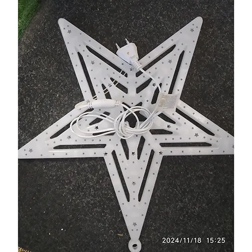 Lanț de iluminat alb în formă de stea cu 35 de lumini LED.