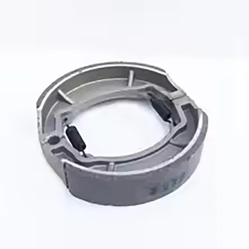 Partea de motocicletă: Înlocuirea tamburului de frână pentru motocicletele Roketa, Sunl, Jonway și Taotao cu motoare de 50cc, 110cc, 125cc, 150cc și 250cc. Tipul motorului: GY6. Modele de motoare: 152QMI, 157QMJ și 161QMI. Produs vândut online, în special prin intermediul AliExpress.