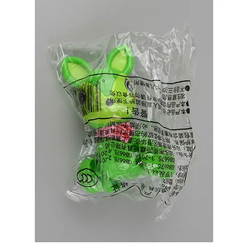 Jucărie de plastic Wind-up, în formă de cerb verde și un șoarece galben.