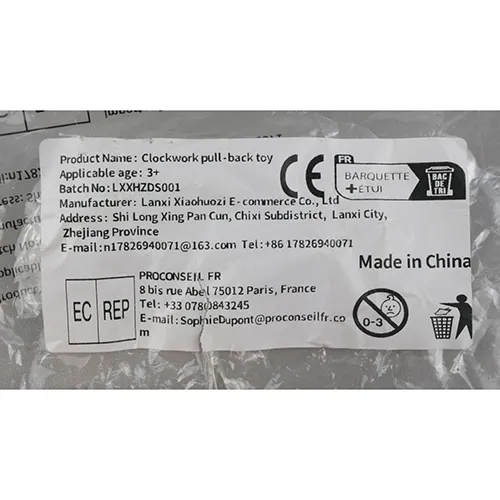 Jucărie de plastic Wind-up, în formă de cerb verde și un șoarece galben.