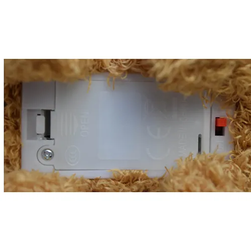 Jucărie de pluș acționată de baterie, în formă de câine maro de mers pe jos și lătrat.