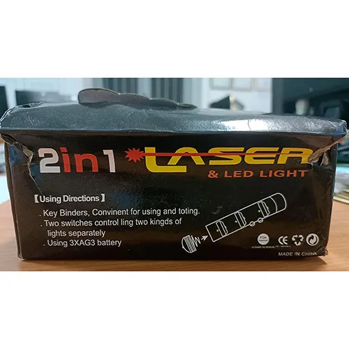 Indicator laser cu lumină dublă și funcție laser, alimentat de baterii cu trei butoane.