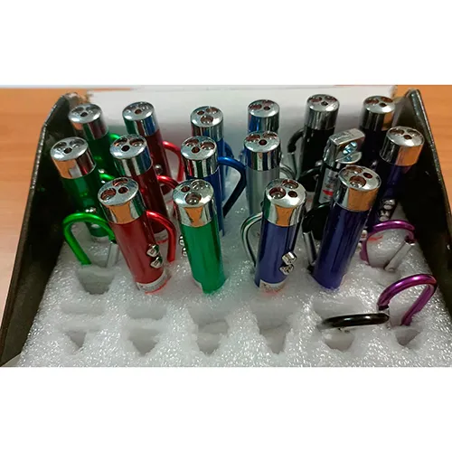 Indicator laser cu lumină dublă și funcție laser, alimentat de baterii cu trei butoane.