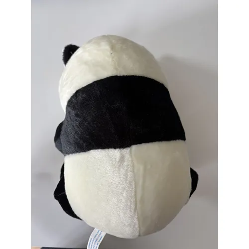 Jucărie moale în formă de panda.