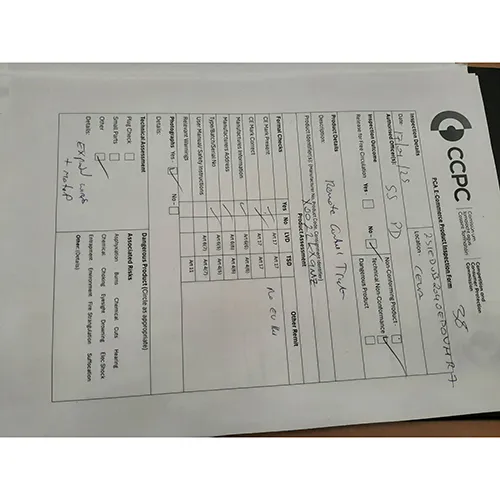 Roșu ruck jucărie radio controlat cu telecomandă. Produs vândut online, în special prin intermediul Amazon.