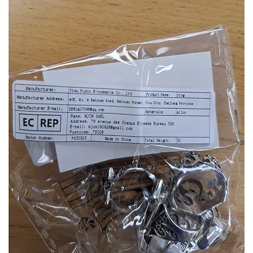 Inel, destinat bărbaților, șase bucăți pe set. Produs vândut online, în special prin intermediul Shein.