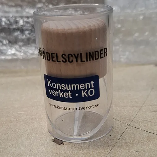 Pat din lemn clopoțel suport jucărie. Produs vândut online, în special prin intermediul Shein.