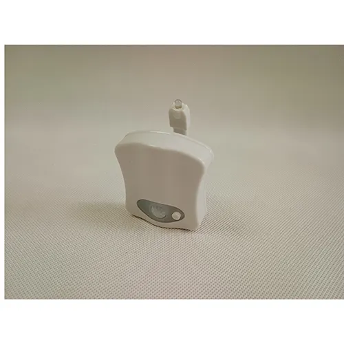 Lampă de toaletă cu LED-uri cu baterie albă. Produs vândut online, în special prin intermediul www.cool-mania.eu.