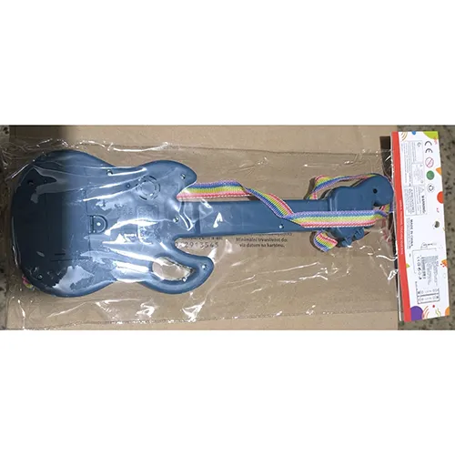 Chitară alimentată cu baterie de jucărie din plastic cu trei baterii AA de 1,5 V.