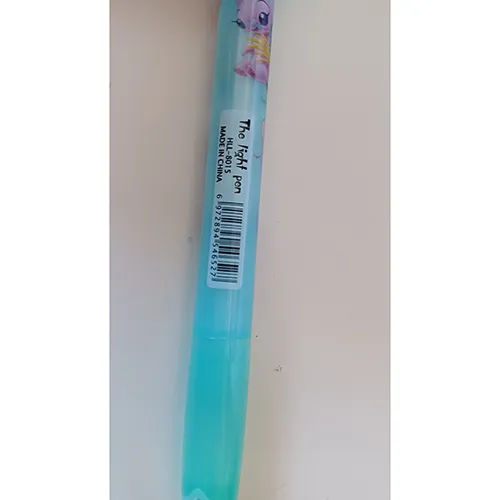 Stilou de jucărie cu lumină LED. Produs vândut online, în special prin intermediul SHEIN.