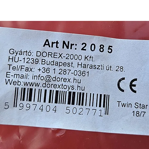 Tobogan de plastic de sine stătător, de 2 m înălțime. Toboganul are trepte care duc la zona de relaxare.