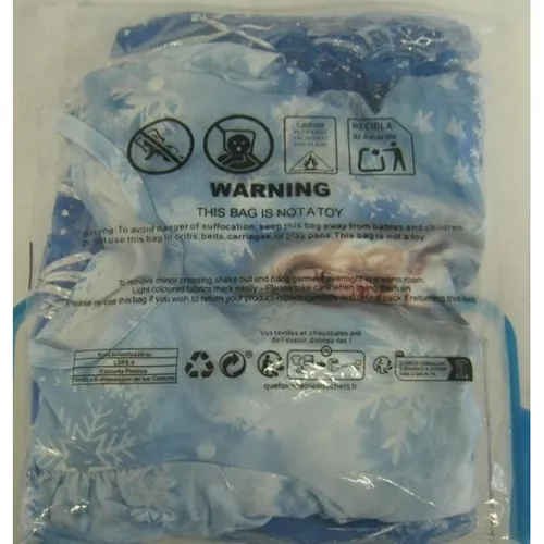 Costum fantezie-rochie din tesatura alb-albastra cu un voal din tesatura albastra. Produs vândut online, în special prin intermediul fr.shein.com (număr unic de identificare: sk2412254123997662).