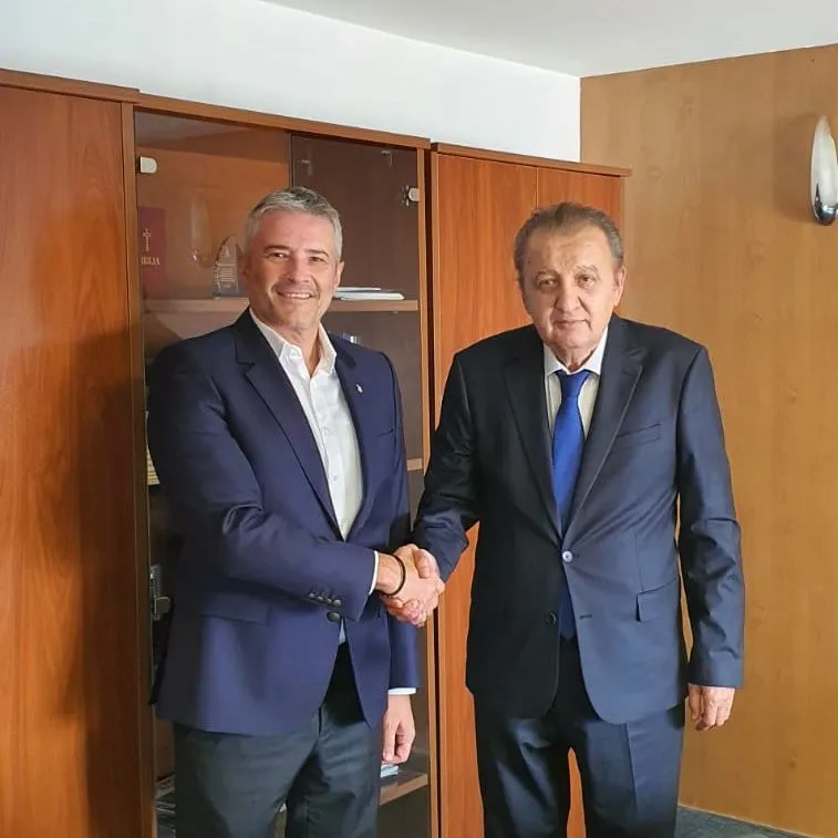 InfoCons Protecția Consumatorilor și Autoritatea Naţională de Reglementare pentru Serviciile Comunitare de Utilităţi Publice – A.N.R.S.C. au semnat un protocol de colaborare