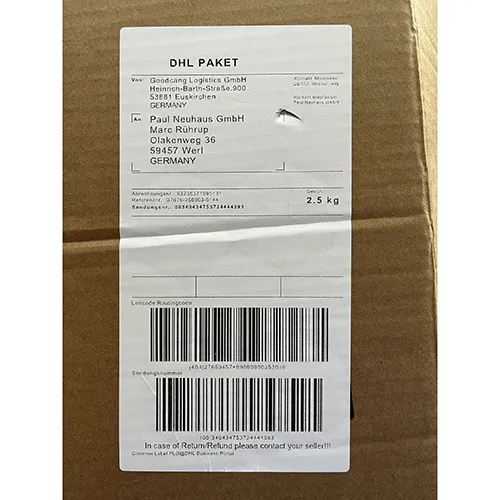 Plafonieră cu LED-uri care urmează să fie asamblate din elemente individuale, inclusiv 28 de tuburi. Produs vândut online, în special prin eBay (număr articol 167546847988)