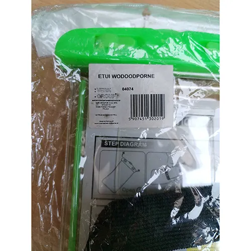 Pungă de plastic impermeabilă destinată telefoanelor.