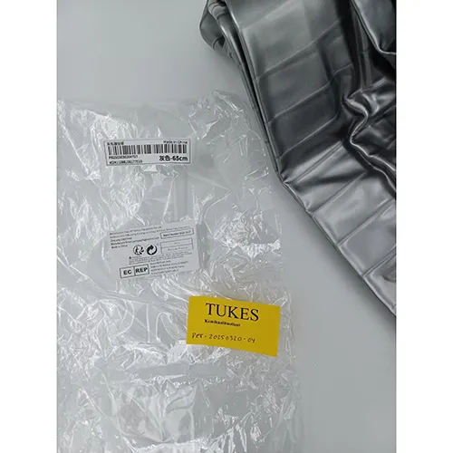 Minge de plastic gri, destinată exercițiilor fizice, pilates și yoga. Produs vândut online, în special prin intermediul Shein (identificator unic: st2411288108177015).