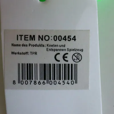 Jucărie stoarsă &icirc;n formă de omidă cu ochi mari.