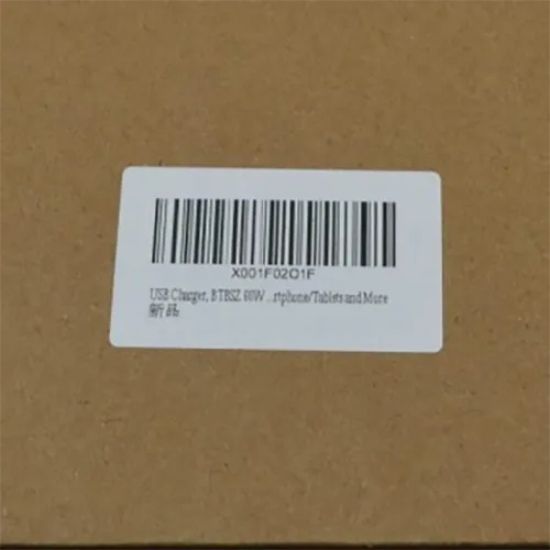 Stație de &icirc;ncărcare USB cu priză și cablu. Produs v&acirc;ndut online, &icirc;n special prin intermediul Amazon.