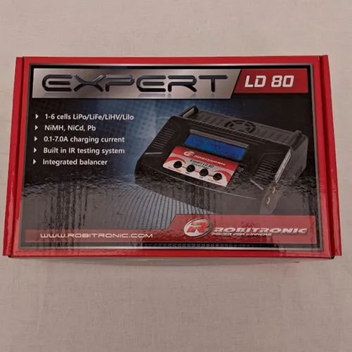 Robitronic - &Icirc;ncărcător de baterii