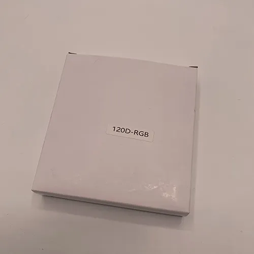 Ventilator RGB alb-negru. Produs vândut online, în special prin nordiccom.se.