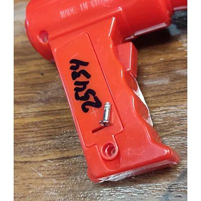 Megafon de jucărie roșie. Produs v&acirc;ndut online, &icirc;n special prin intermediul Temu.