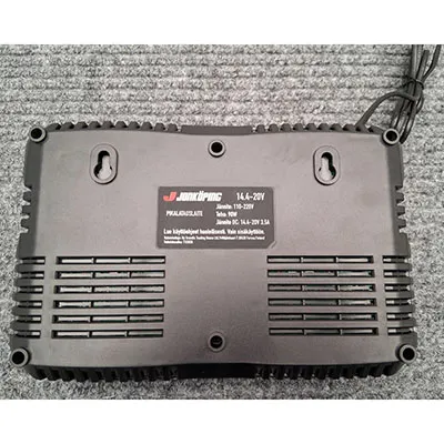 Jonk&ouml;ping - &Icirc;ncărcător de baterii