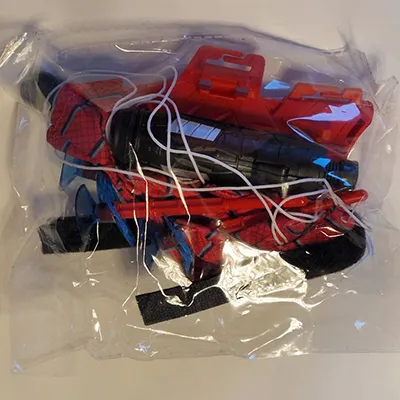 Mănușă cu mecanism de declanșare și săgeți de aspirație. Produs v&acirc;ndut online, &icirc;n special prin intermediul Shein (identificator unic: sl25060350202153043).