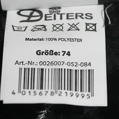 Costum panda alb-negru, destinat copiilor, 850 mm lungime și 380 mm lățime. Mărimea 74. Fabricat din 100% poliester. Produs v&acirc;ndut online, &icirc;n special prin intermediul www.deiters.de.