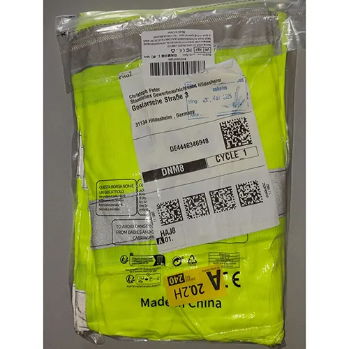 Veste de siguranță cu vizibilitate ridicată, lățime x &icirc;nălțime x ad&acirc;ncime: 20 cm x 30 cm x 8 cm. Produs v&acirc;ndut online, &icirc;n special prin intermediul Amazon (ASIN: B0DM8YTSZD).