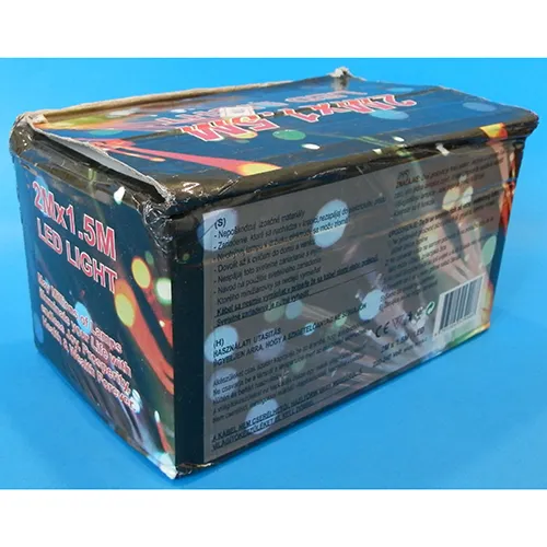 Lanț de iluminat decorativ care poate fi extins. Tensiune de 220-240 V, frecvență de 50 Hz, dimensiune 2 m x 1,5 m.