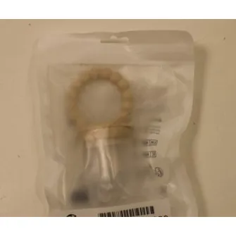 Alimentator pentru copii în formă de suzetă. Produs vândut online, în special prin intermediul Shein.