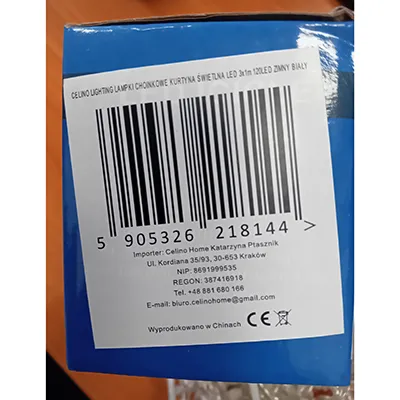 Lanț de iluminat cu LED-uri de tip Garland cu 120 de lămpi ne&icirc;nlocuibile, tensiune nominală de 250 V și curent nominal de 2,5 A.