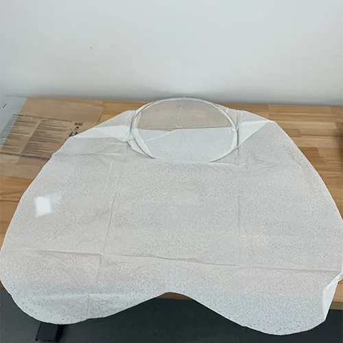 Lanternă albă. Combustibilul pentru flacăra care încălzește aerul poate fi solid, lichid sau gazos. Dimensiuni: 38 x 70 x 102 cm. Produs vândut online, în special prin intermediul www.derhochze