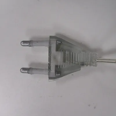 Lanț de iluminat format din 100 de lumini LED.