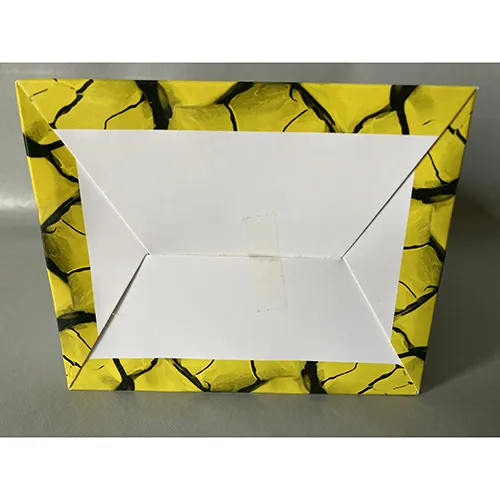 Baterie de tuburi împușcate cu 25 de fotografii.