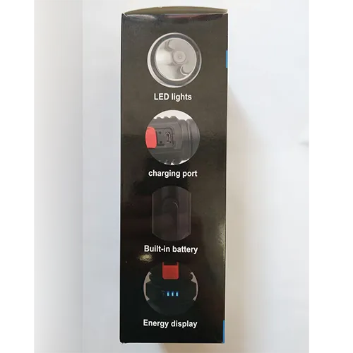 Lanternă LED cu acumulator din plastic negru, cu conector micro-USB. Butonul de apăsare încorporat permite alegerea a 3 moduri de iluminare diferite. Unele LED-uri indică nivelul de încărcare. Produsul vine cu un cablu de încărcare.