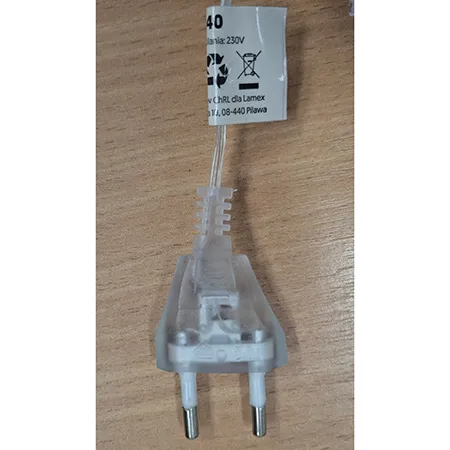 Lanț de iluminat destinat interconectării, care conține lămpi cu LED-uri neînlocuibile și un dispozitiv pentru schimbarea modurilor de iluminare. Produs vândut online, în special prin satelity.ellano.sk.