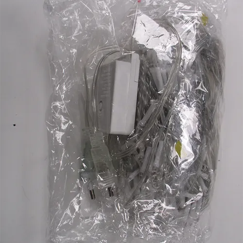 Lanț de iluminat cu descrierea comercială: 3x2 lumini mari de perdea - alb cald. Produs v&acirc;ndut online, &icirc;n special prin intermediul AliExpress (identificatori unici de produs: 1005005492407907, 12000033434560208).