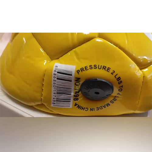 Bilă de plastic, disponibilă în diferite culori, cu supapă de umflare.