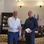 Întâlnire de lucru între Domnul Sorin Mierlea , Președinte InfoCons Protecția Consumatorilor , și Domnul Cosmin Herta , Apicultor
